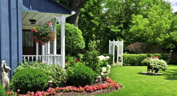 How Regular Landscape Maintenance Increases Property Value