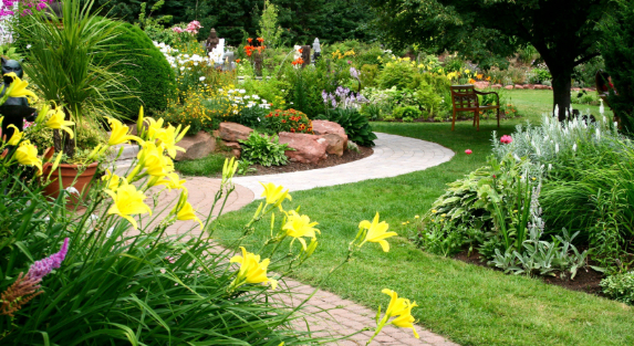 How to maintain softscape gardens during Riyadh’s extreme summers